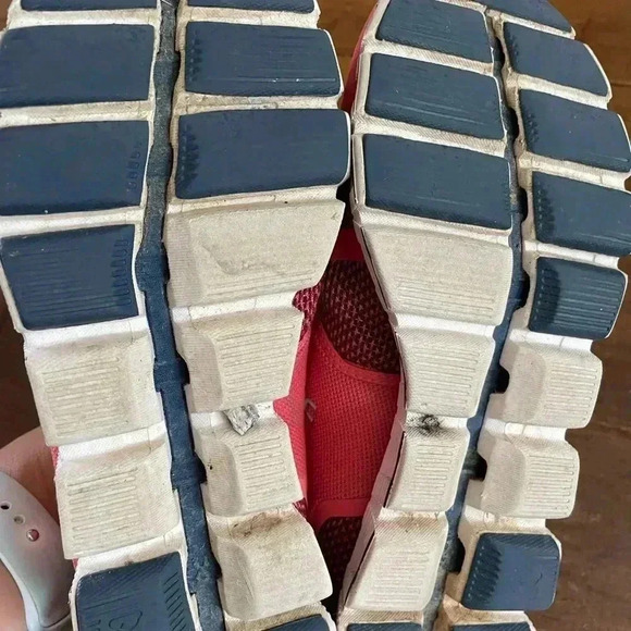 ON CLOUD Women’s Running Shoes - Picture 5 of 9